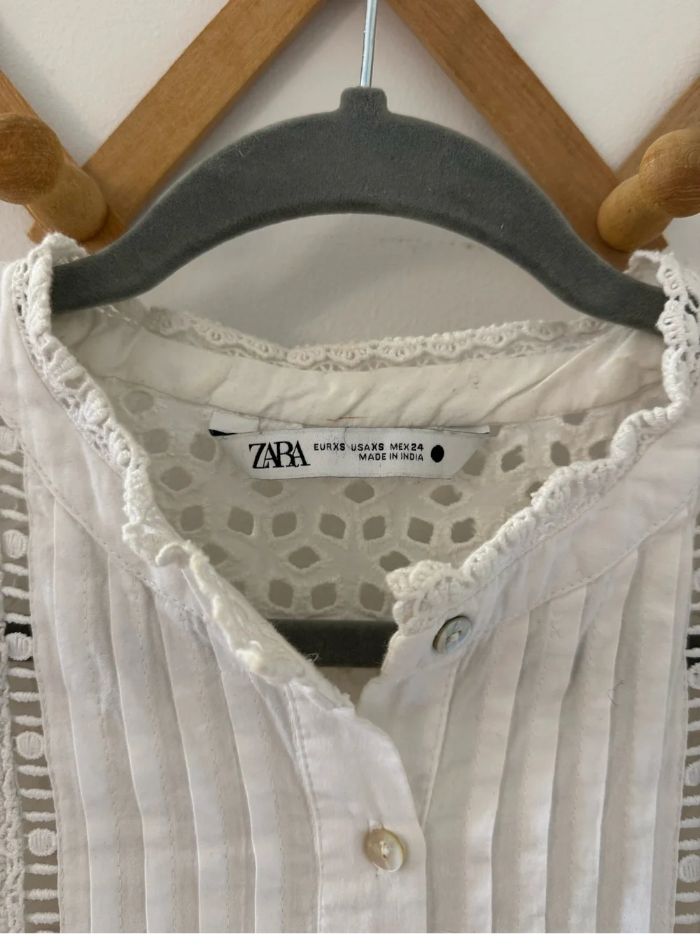 Zara White Eyelet Lace Pintuck Button Blouse